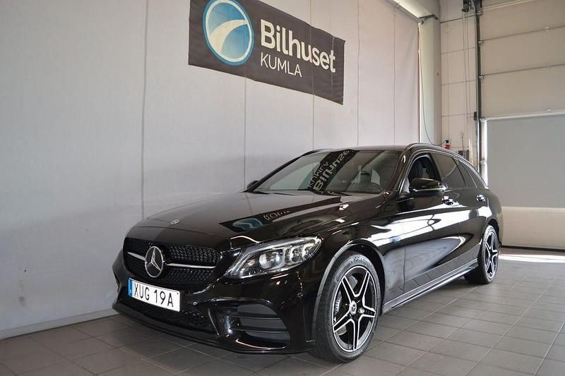 Svart Begagnad 2021 Mercedes C300 AMG Kombi | 289 000 kr (Marknadspris) - Bild 1/4
