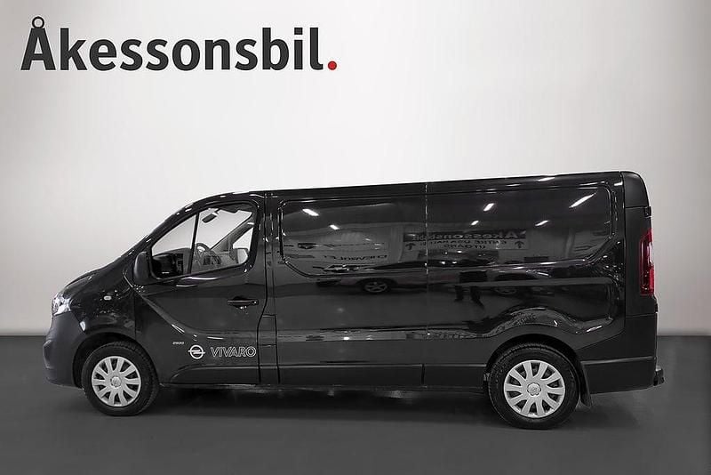 Begagnad Opel Vivaro 125 HK (91 kW) 2018 Svart Minibuss