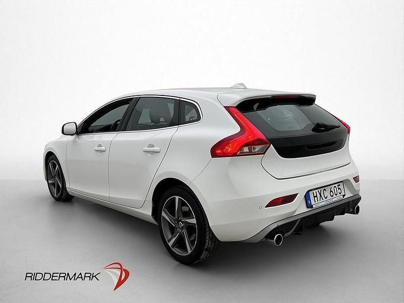 Begagnad Volvo V40 R-Design 190 HK (139 kW) 2016 Vit Halvkombi