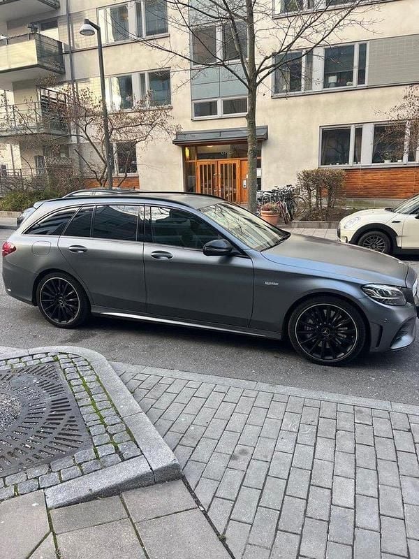 Grå Begagnad 2019 Mercedes C43 AMG AMG Kombi | 390 000 kr (Superpris) - Bild 1/3
