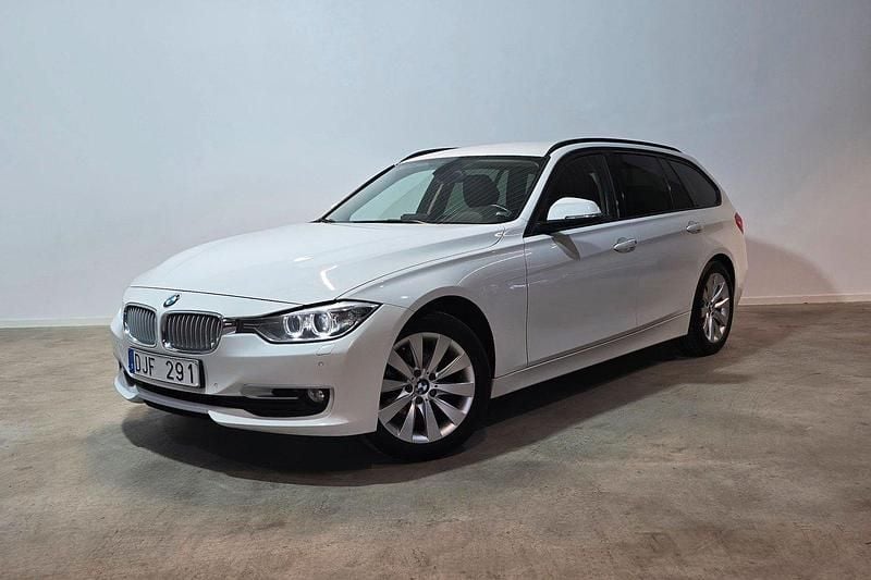 Vit Begagnad 2013 BMW 320 M Performance Kombi | 154 900 kr (Lite dyr) - Bild 1/3