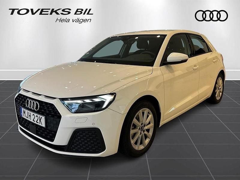 Cortinavit Begagnad 2024 Audi A1 Sportback Proline Halvkombi | 239 900 kr (Lite dyr) - Bild 1/4