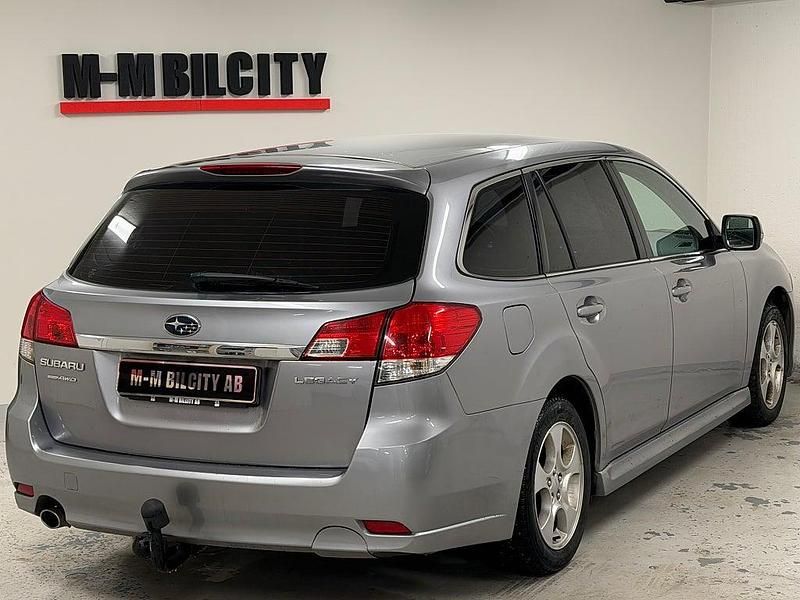 Begagnad Subaru Legacy 167 HK (122 kW) 2009 Silver Kombi