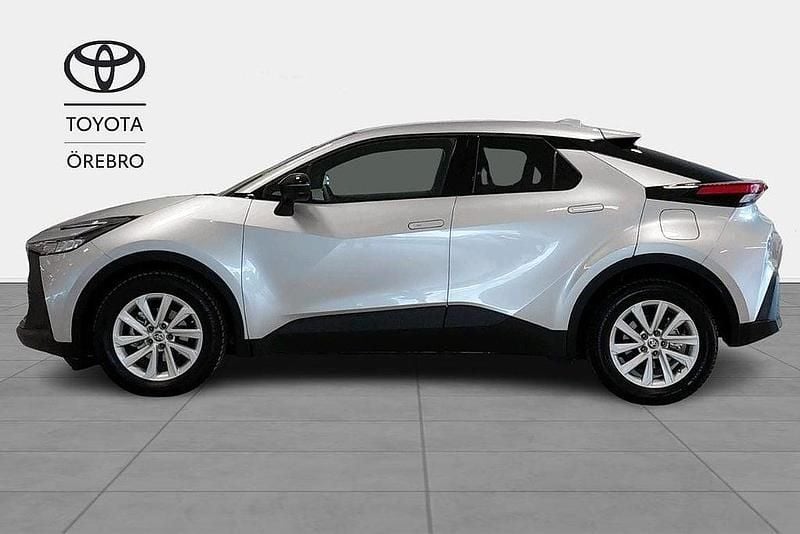 Begagnad Toyota C-HR Style 141 HK (103 kW) 2025 Silver SUV