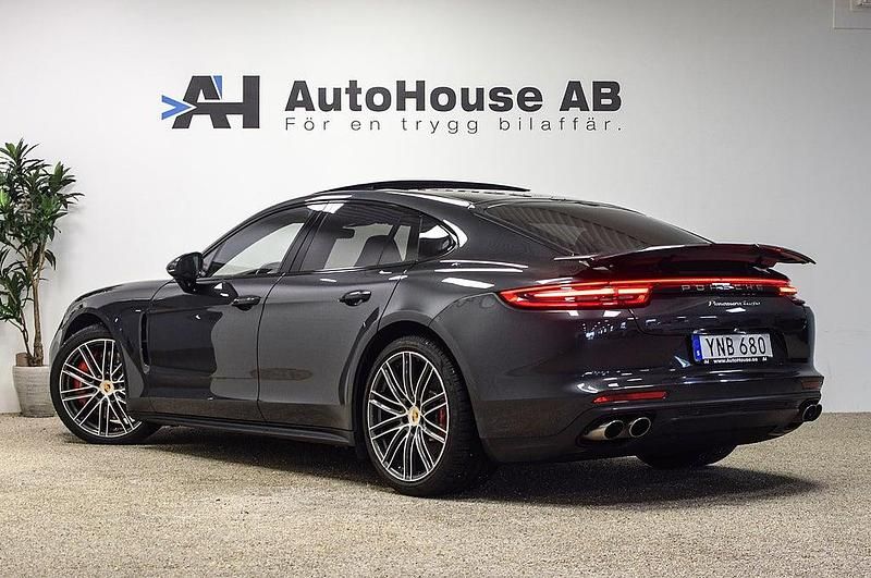 Begagnad Porsche Panamera Sport 549 HK (403 kW) 2017 Grå Halvkombi