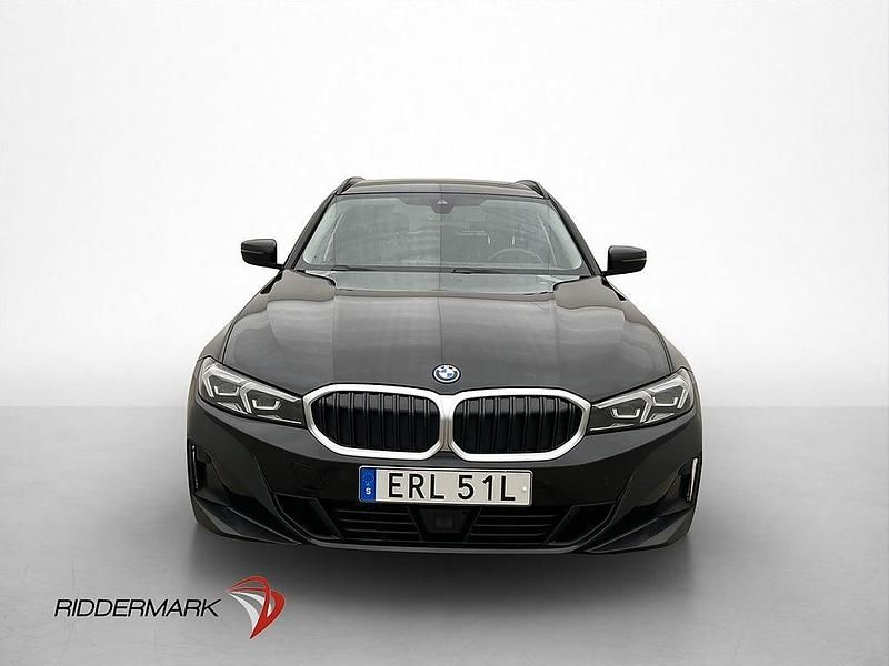 Begagnad BMW 330e Sport Line 184 HK (135 kW) 2022 Svart Kombi