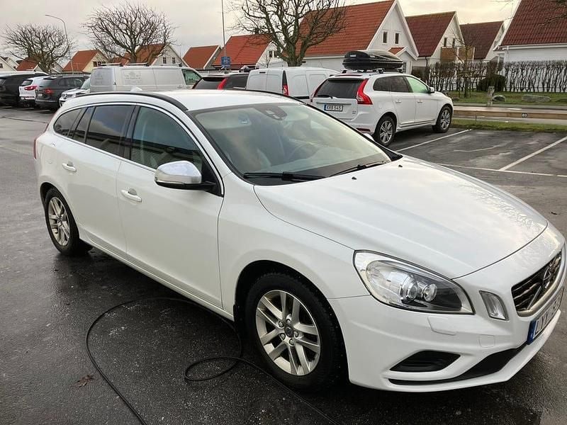 Begagnad 2012 Volvo V60 R-Design Kombi | 120 000 kr (Bra pris) - Bild 1/4