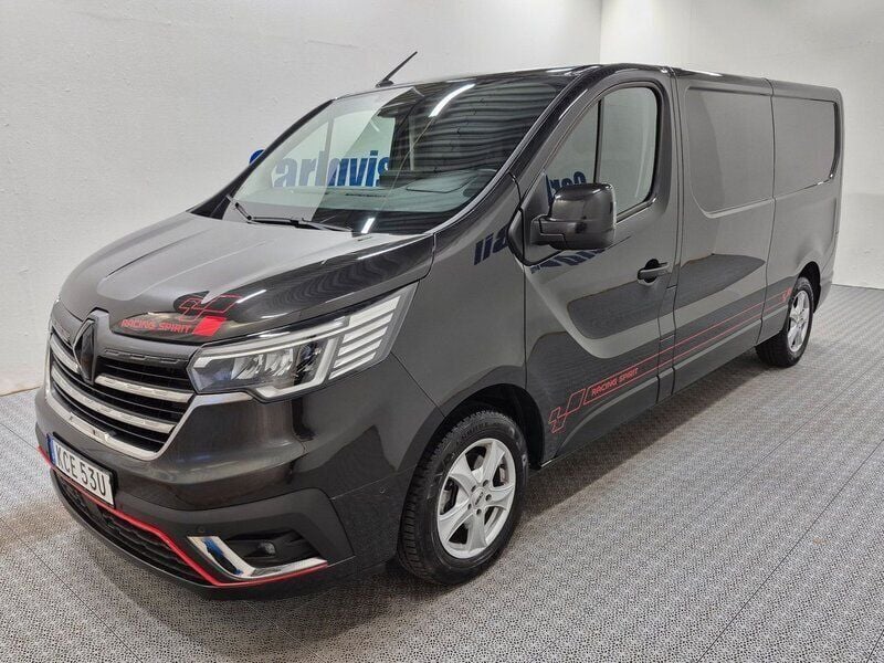 Svart metallic Begagnad 2024 Renault Trafic Van | 455 000 kr (Dyr) - Bild 1/4