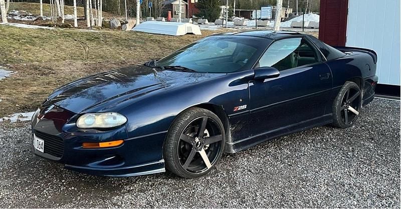 Blå Begagnad 2000 Chevrolet Camaro Halvkombi | 45 000 kr - Bild 1/1