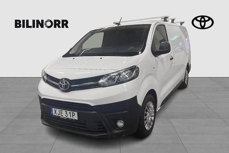 Vit Begagnad 2023 Toyota Proace Comfort Minibuss | 339 900 kr (Dyr) - Bild 1/4