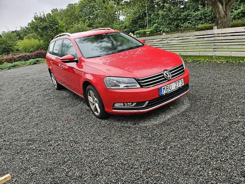 Röd Begagnad 2012 VW Passat Kombi | 53 000 kr (Bra pris) - Bild 1/4