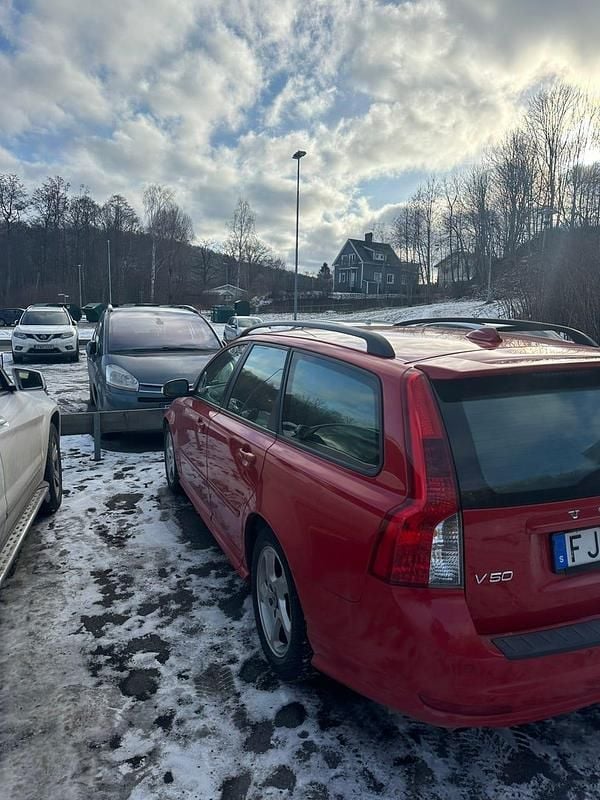 Begagnad Volvo V50 180 HK (132 kW) 2009 Röd Kombi