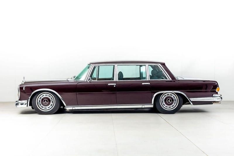 Begagnad Mercedes 600 250 HK (183 kW) 1970 Mörkröd Sedan