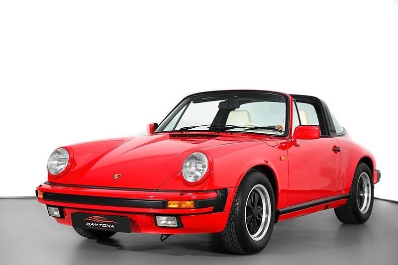 Begagnad Porsche 911 231 HK (169 kW) 1987 Röd Sportkupé