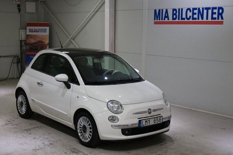 Vit Begagnad 2009 Fiat 500 Lounge Halvkombi | 79 400 kr (Marknadspris) - Bild 1/4