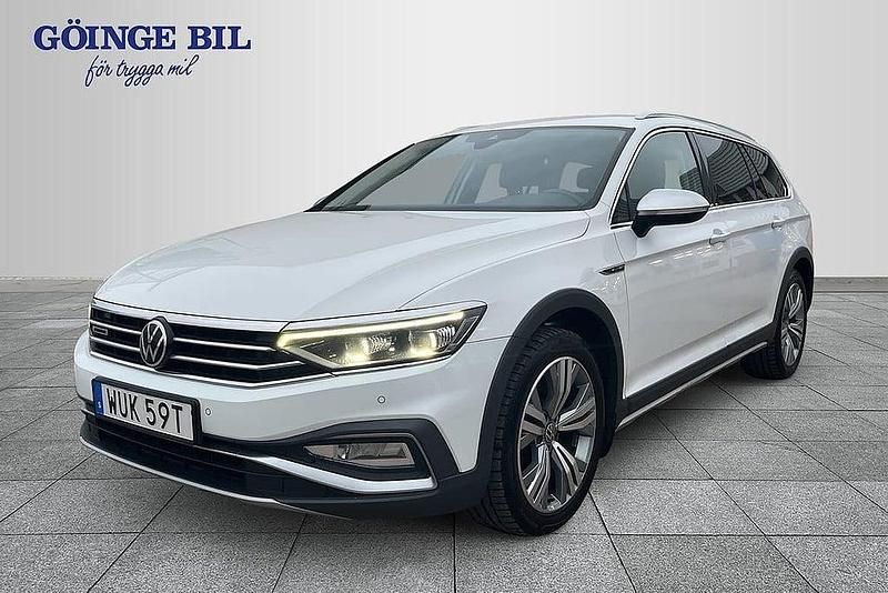 Vit Begagnad 2021 VW Passat Alltrack Executive Kombi | 224 900 kr (Bra pris) - Bild 1/2