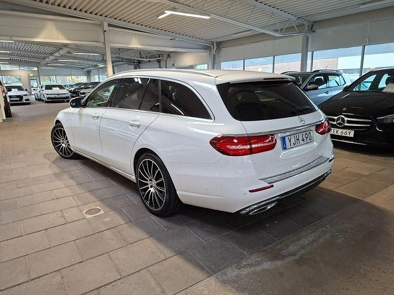 Begagnad Mercedes E220 Avantgarde 194 HK (142 kW) 2016 Vit Kombi