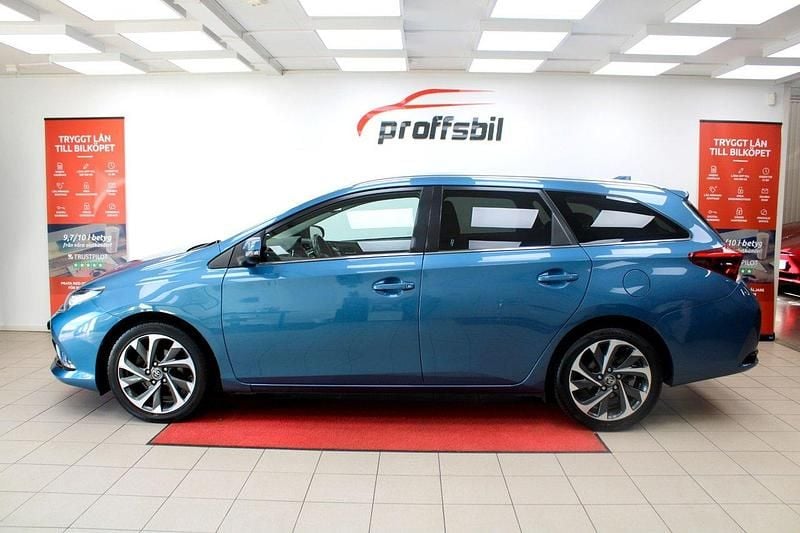Blå Begagnad 2016 Toyota Auris Touring Sports Active Kombi | 119 500 kr (Bra pris) - Bild 1/4