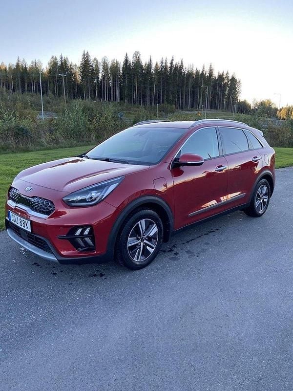 Röd Begagnad 2020 Kia Niro 2 SUV | 214 000 kr (Marknadspris) - Bild 1/4