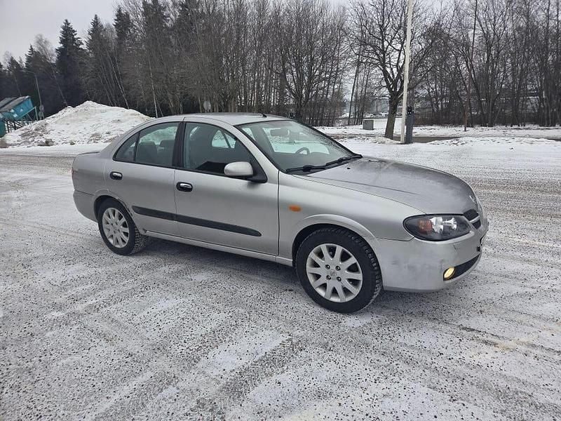 Begagnad Nissan Almera 116 HK (85 kW) 2005 Silver metalic Sedan