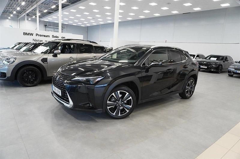 Svart Begagnad 2023 Lexus UX SUV | 329 900 kr - Bild 1/4