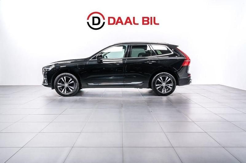 Svart Begagnad 2023 Volvo XC60 Core SUV | 339 700 kr - Bild 1/4