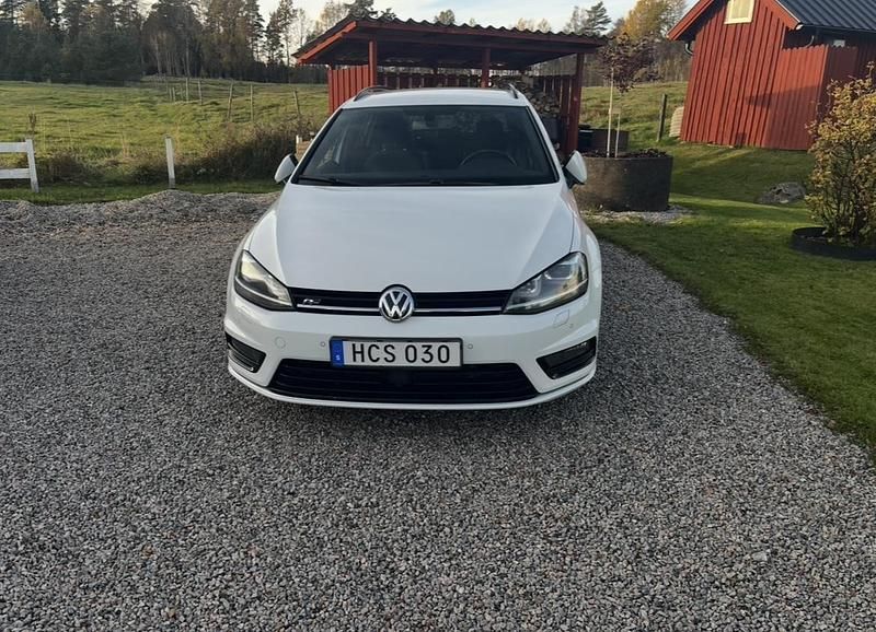 Vit Begagnad 2016 VW Golf VII GT Kombi | 105 000 kr (Bra pris) - Bild 1/4