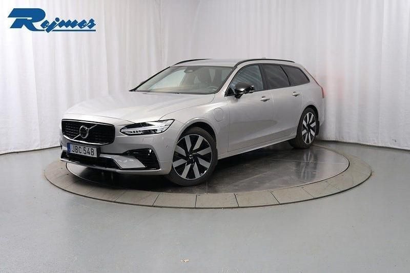 Silver dawn metallic Begagnad 2025 Volvo V90 Plus Kombi | 479 900 kr - Bild 1/4