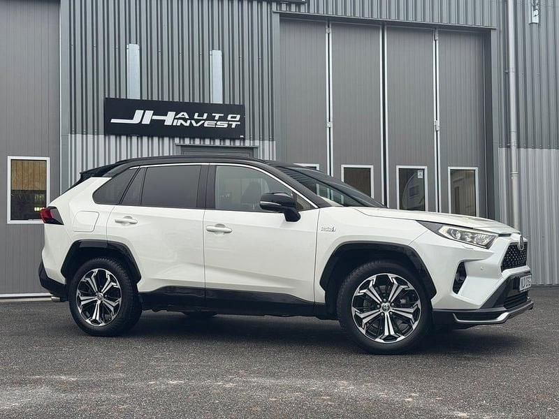 Begagnad Toyota RAV4 Premium 306 HK (225 kW) 2021 Vit SUV