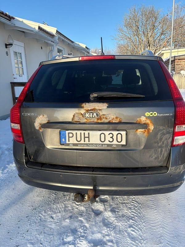 Begagnad Kia Ceed Sportswagon 115 HK (84 kW) 2010 Kombi