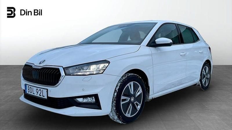 Vit Begagnad 2023 Skoda Fabia Style Halvkombi | 209 900 kr (Marknadspris) - Bild 1/4