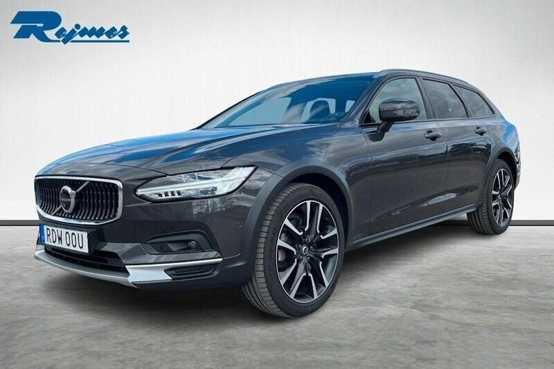 Grå (platinum grey metallic) Begagnad 2023 Volvo V90 CC Ultimate Kombi | 549 900 kr (Marknadspris) - Bild 1/4