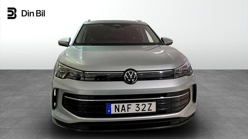 Begagnad VW Tiguan Edition 150 HK (110 kW) 2024 Silver SUV