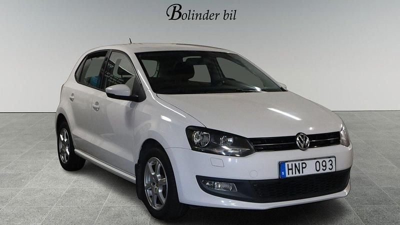 Vit Begagnad 2012 VW Polo Halvkombi | 58 800 kr (Marknadspris) - Bild 1/4