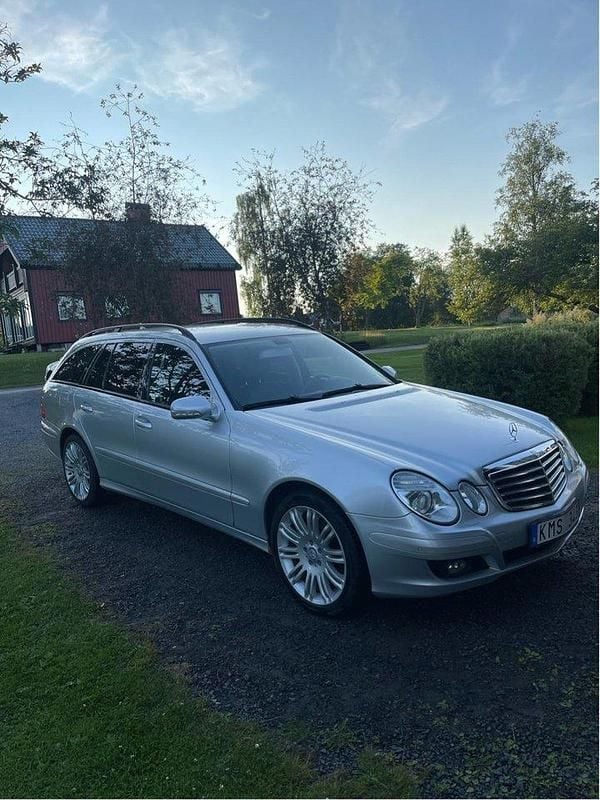 Silver Begagnad 2009 Mercedes E200 Classic Kombi | 69 000 kr (Superpris) - Bild 1/4
