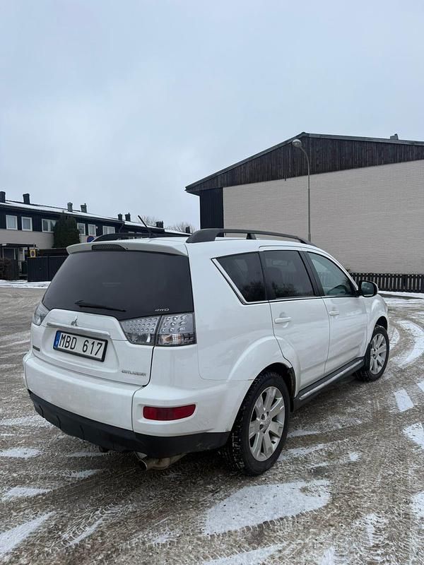 Begagnad Mitsubishi Outlander 170 HK (125 kW) 2011