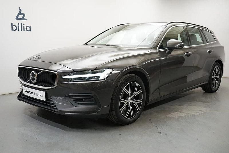 Grå Begagnad 2023 Volvo V60 Core Kombi | 319 900 kr (Bra pris) - Bild 1/3