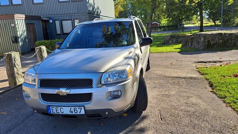 Silver Begagnad 2008 Chevrolet Uplander Minibuss | 37 000 kr - Bild 1/4