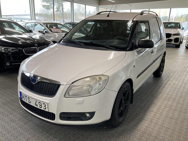 Vit Begagnad 2008 Skoda Roomster Minibuss | 24 900 kr - Bild 1/4