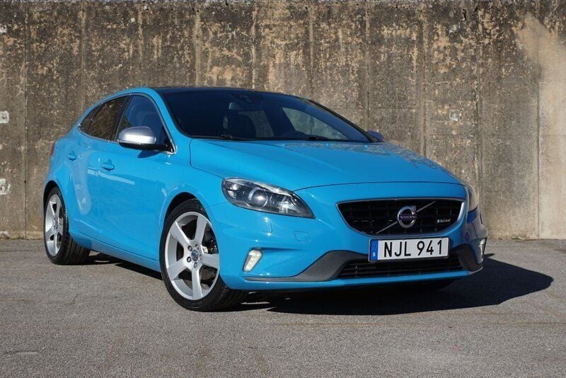 Blå Begagnad 2013 Volvo V40 R-Design Kombi | 122 900 kr (Lite dyr) - Bild 1/4