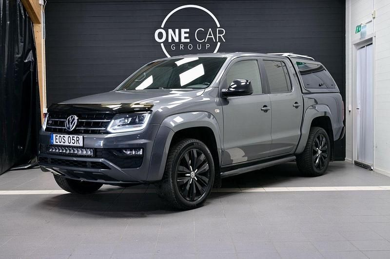 Grå Begagnad 2020 VW Amarok Pickup | 489 800 kr (Dyr) - Bild 1/4