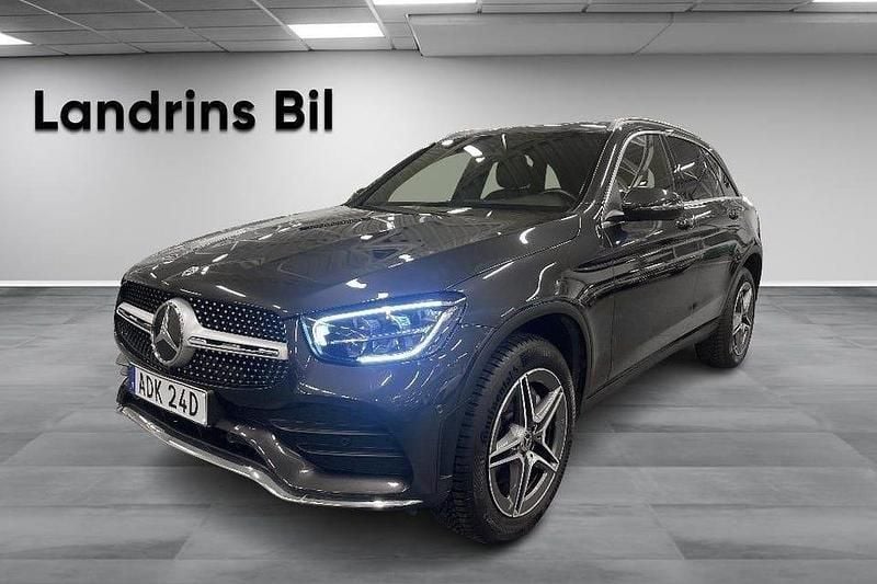 Grå Begagnad 2022 Mercedes GLC300 SUV | 449 000 kr - Bild 1/4