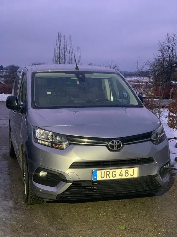 Begagnad 2022 Toyota Proace City City Minibuss | 230 000 kr - Bild 1/3