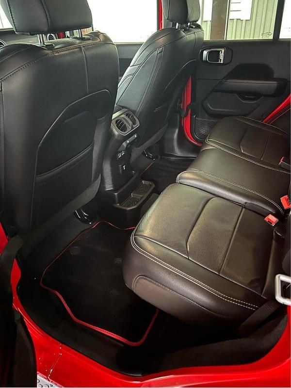 Begagnad Jeep Wrangler Unlimited 272 HK (200 kW) 2018 Röd SUV