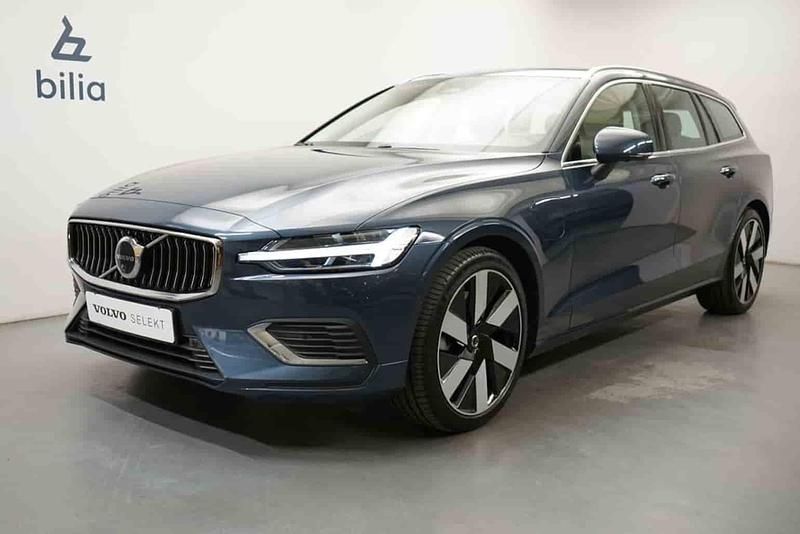 Blå Begagnad 2026 Volvo V60 Kombi | 549 900 kr (Dyr) - Bild 1/1