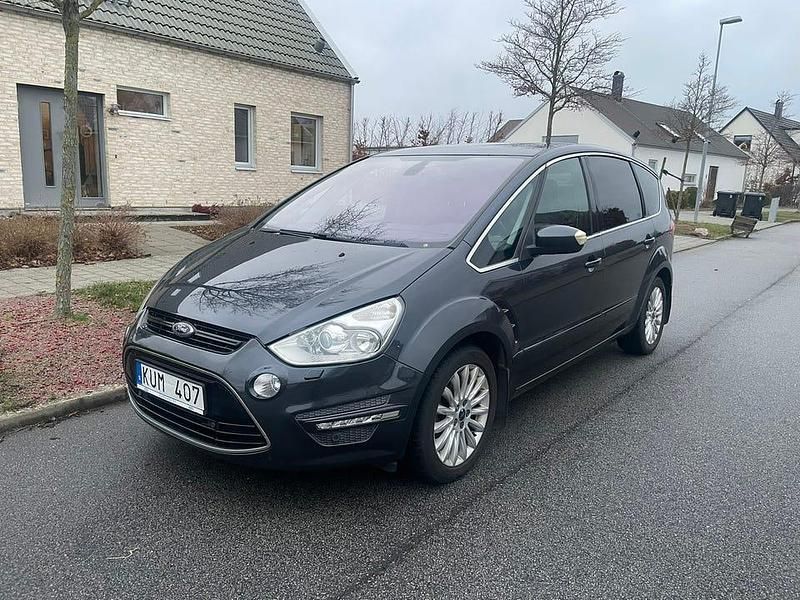 Grå metallic Begagnad 2010 Ford S-MAX S Minibuss | 75 000 kr (Dyr) - Bild 1/4