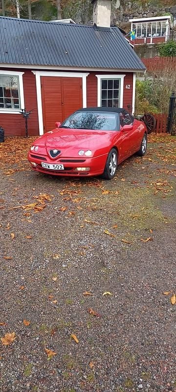 Begagnad Alfa Romeo Spider 155 HK (114 kW) 1998 Cab