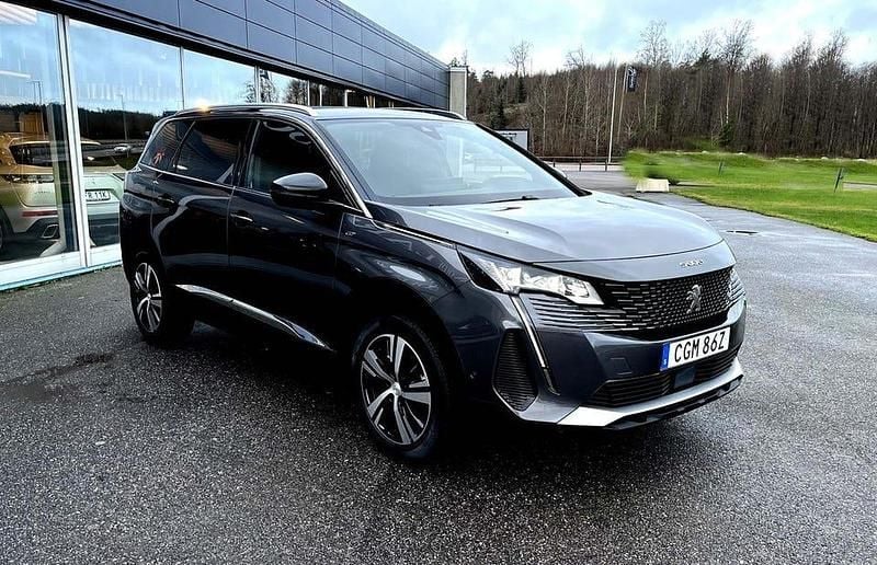 Begagnad Peugeot 5008 131 HK (96 kW) 2023 Grå SUV