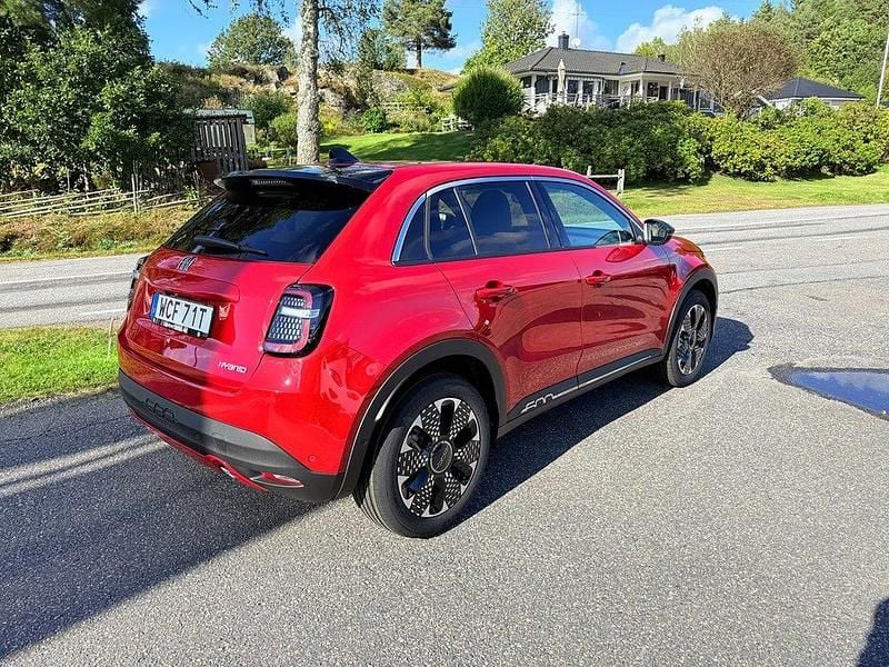 Ny Fiat 600 La Prima 101 HK (74 kW) 2025 Röd SUV