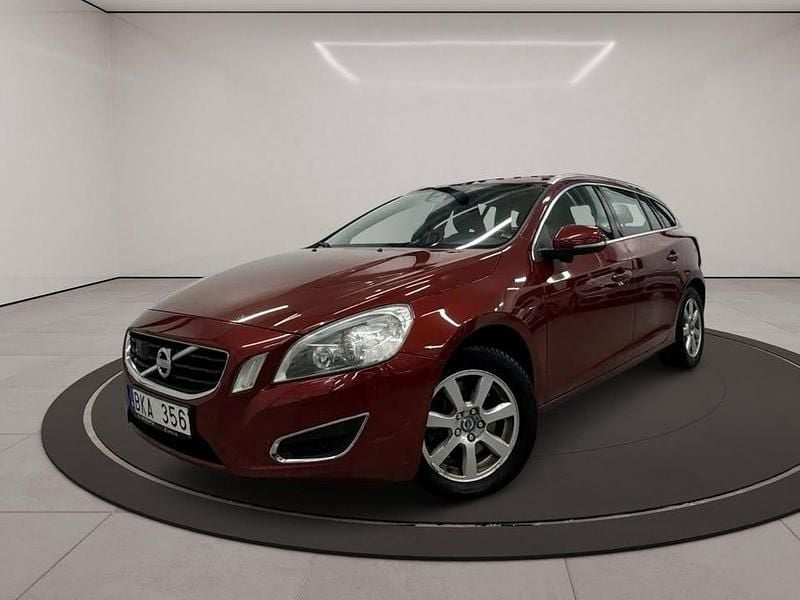 Röd Begagnad 2011 Volvo V60 Summum Kombi | 74 500 kr (Lite dyr) - Bild 1/3
